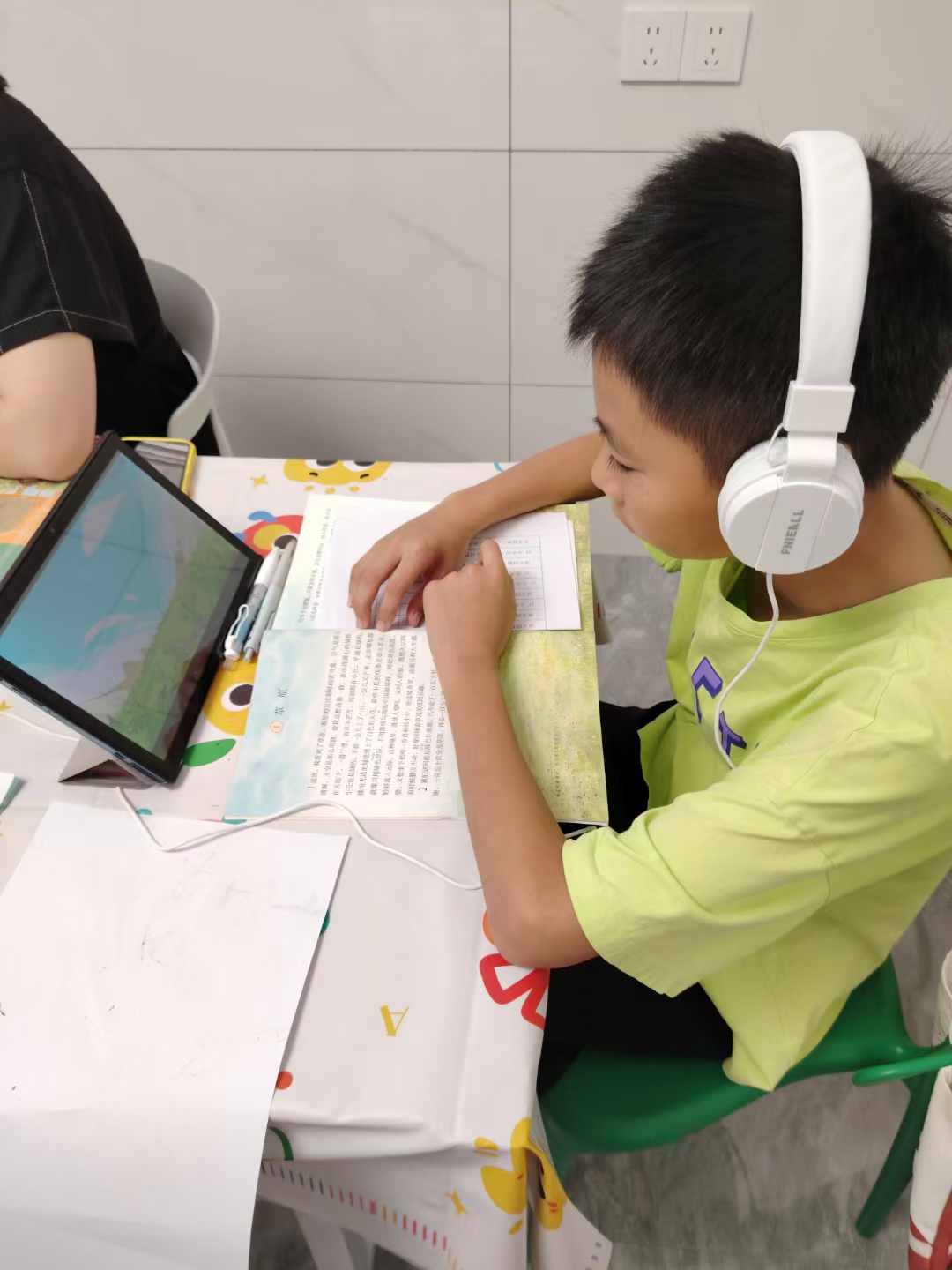 解锁动漫新纪元，便捷AI动漫学能社引领创意风暴！(图1)