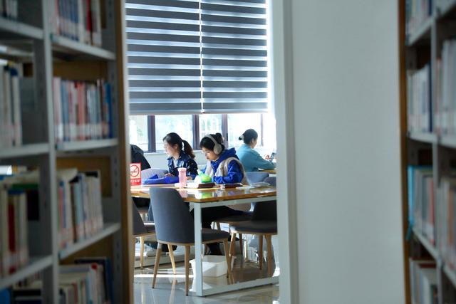 南昌市西湖区松柏路好学AI自习室