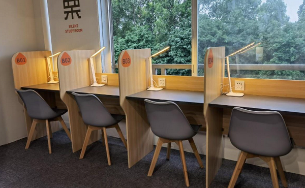 从想象到现实：智能AI如何助力动漫学能社飞跃发展(图1)
