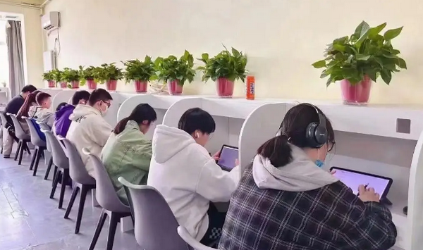 未来已来！AI动漫学能社如何塑造动漫教育新市场(图1)