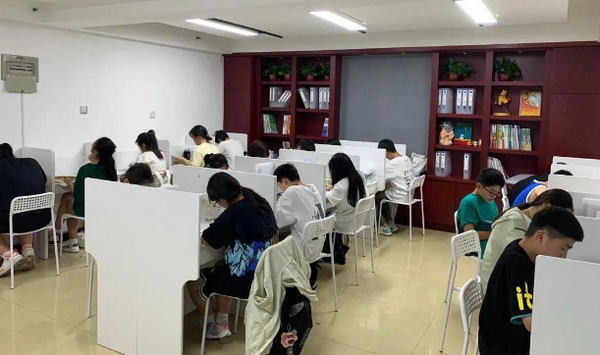 洞悉未来趋势，AI动漫学能社的市场布局与前瞻(图1)